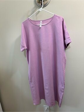 Zenana Outfitters Short-Sleeve cuffed Lavender Straight Cut T-Shirt Dress Size M